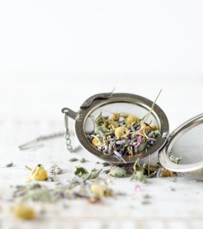 5 Nutritionists Reveal The Health-boosting Teas They Drink EVERYDAY