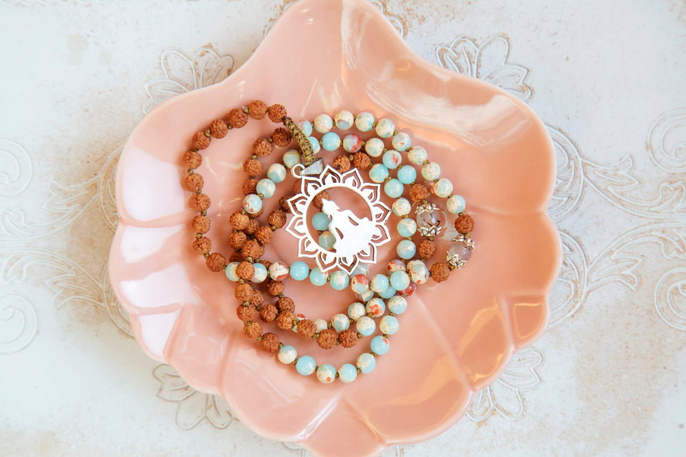 How To Use Mala Beads In Meditation To Calm The Mind + Reduce Anxiety