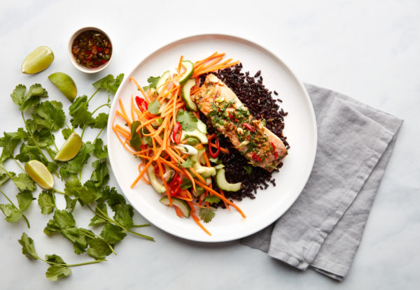 Sticky asian salmon with carrot salad _ black rice_1