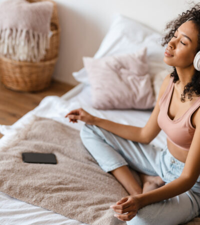 4 Different Meditation Techniques To Try For Deeper Sleep