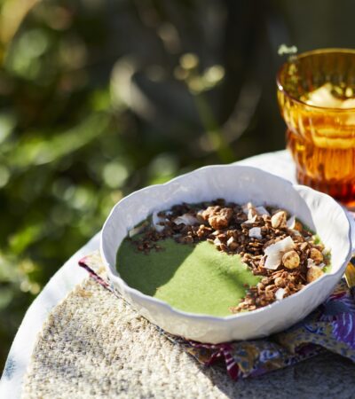 Granola with Green Smoothie Bowl