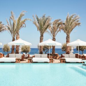 H&H Reviews: Nikki Beach Resort & Spa, Santorini