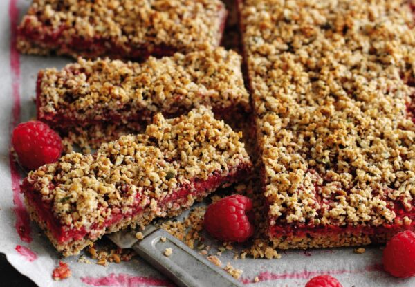Raspberry flapjack slices