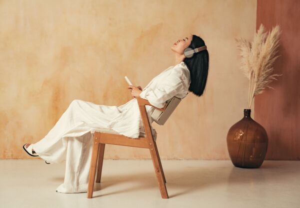 Side,View,Full,Length,Of,Korean,Woman,In,Minimalistic,Style